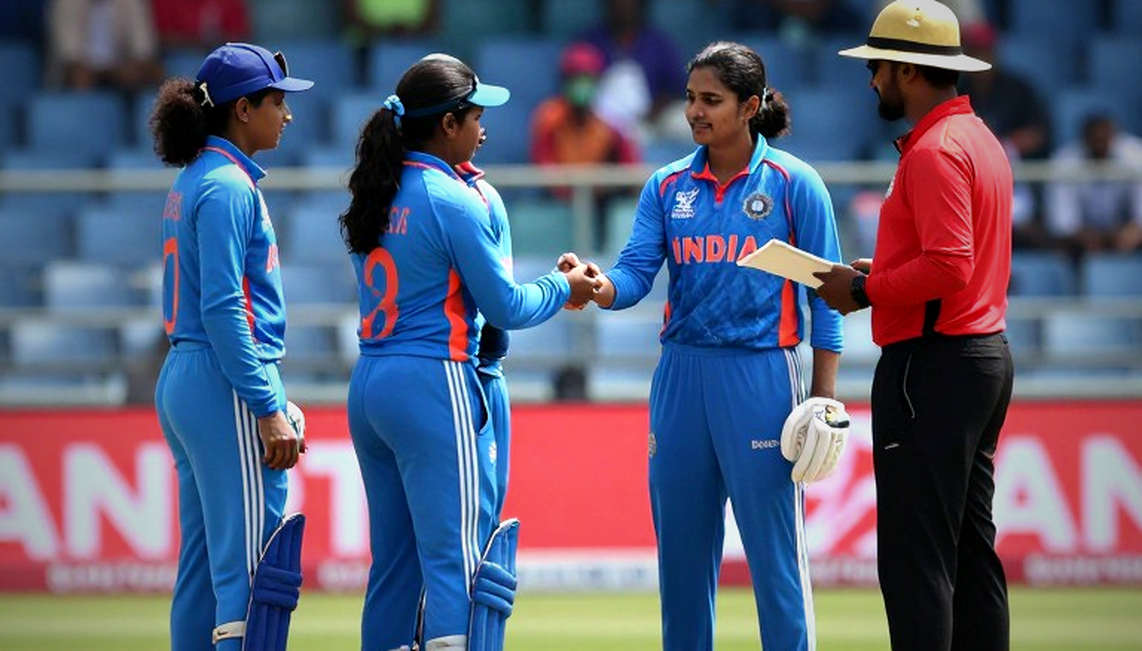 न्यूलैंड्स, पहला दिन: कमिंस की छोटी गेंद, मार्करम का पुल — और वह योजना जो स्कोरकार्ड में कभी दर्ज नहीं होती